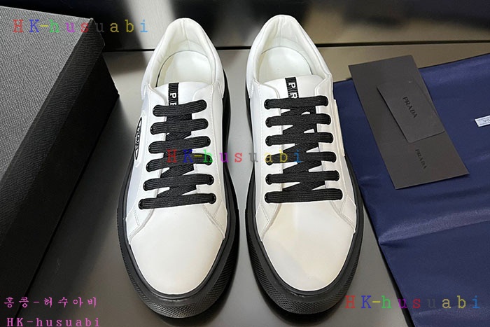 NEW 프라다 스니커즈 신상 P 899523