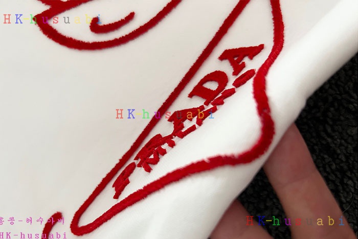 NEW 프라다 반팔티 신상 P 925502