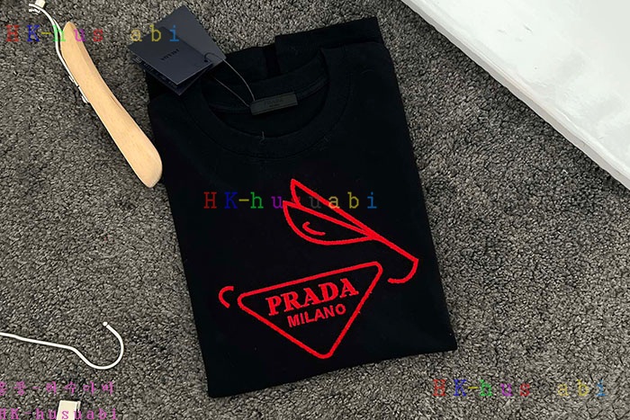 NEW 프라다 반팔티 신상 P 925502