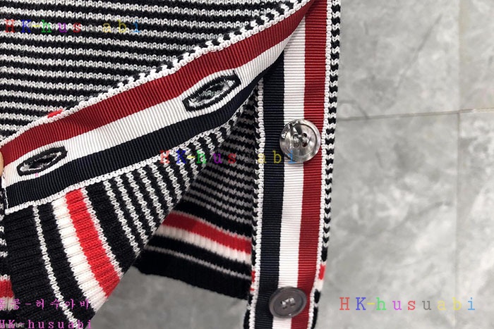 NEW 톰브라운 반팔 신상 TB 328660