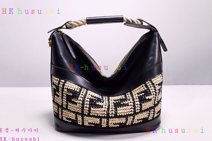 ★미러급★펜디 인슐레이티드 백  7AS113