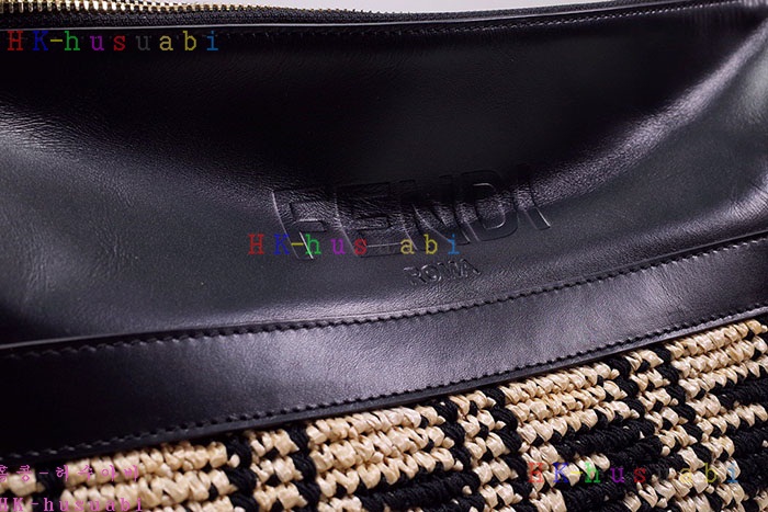 ★미러급★펜디 인슐레이티드 백  7AS113