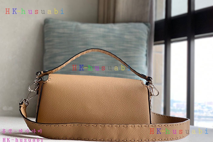 ★미러급★펜디 FF 바게트 백  8BR600