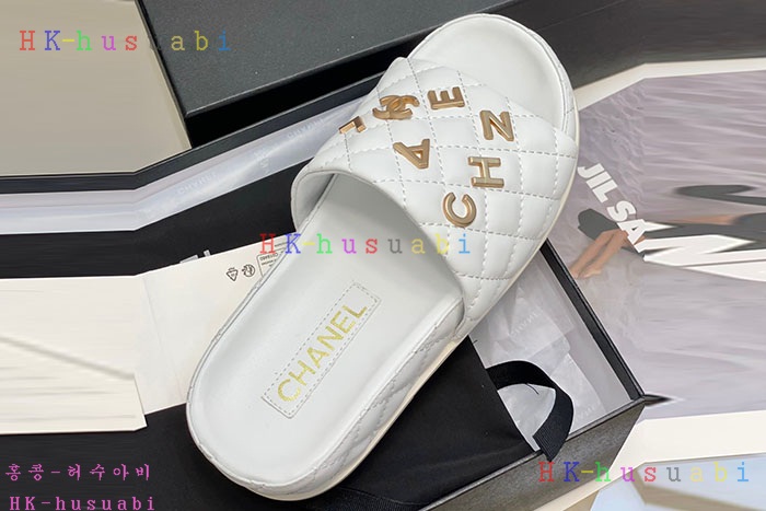 NEW 샤넬 샌들 신상 C 689012