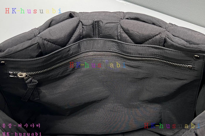 ★미러급★보테가베네타 맥시 패디드 테크 카세트 690133