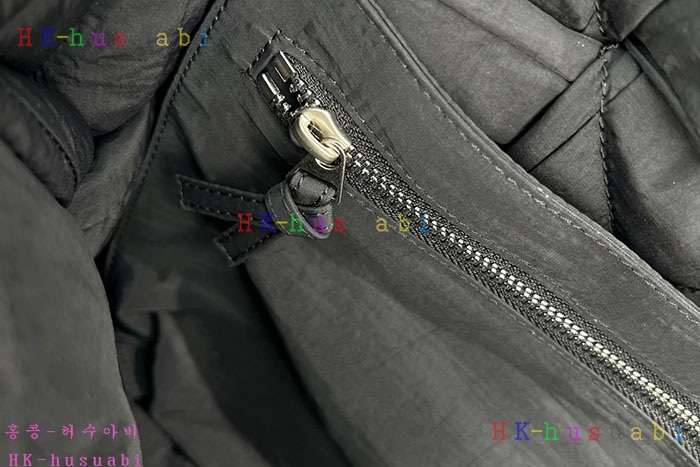 ★미러급★보테가베네타 맥시 패디드 테크 카세트 690133
