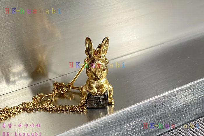 NEW  루이비통 목걸이 신상 LV 827556