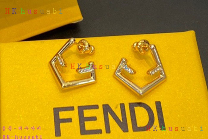NEW 펜디 귀걸이 신상 FD 968223