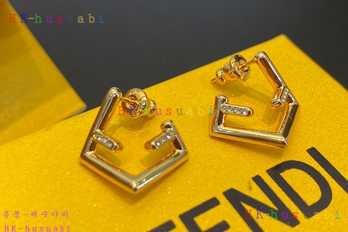 NEW 펜디 귀걸이 신상 FD 968223