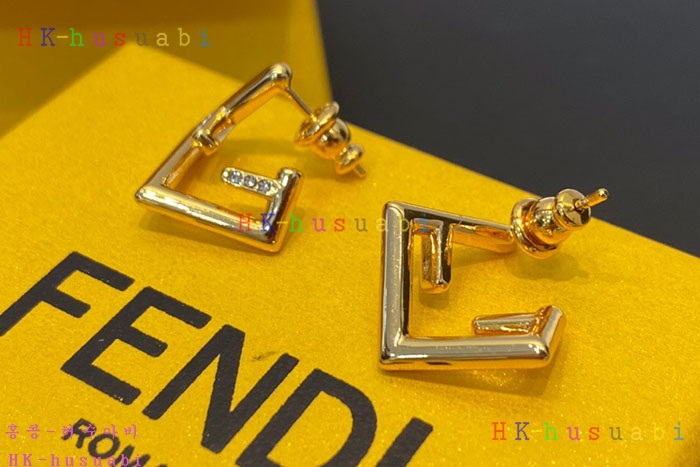 NEW 펜디 귀걸이 신상 FD 968223