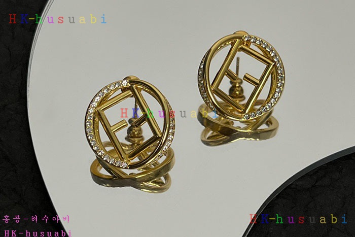 NEW 펜디 귀걸이 신상 FD 968220