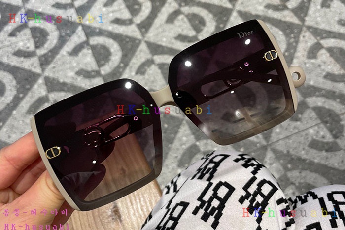 NEW 디올 선글라스 신상 DR 582213
