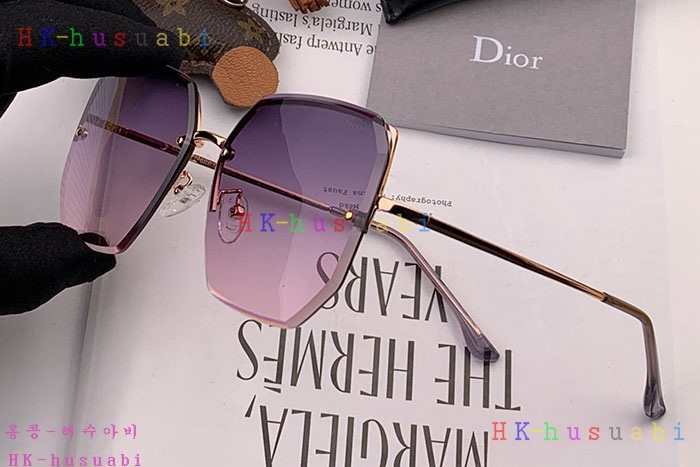 NEW 디올 선글라스 신상 DR 582225