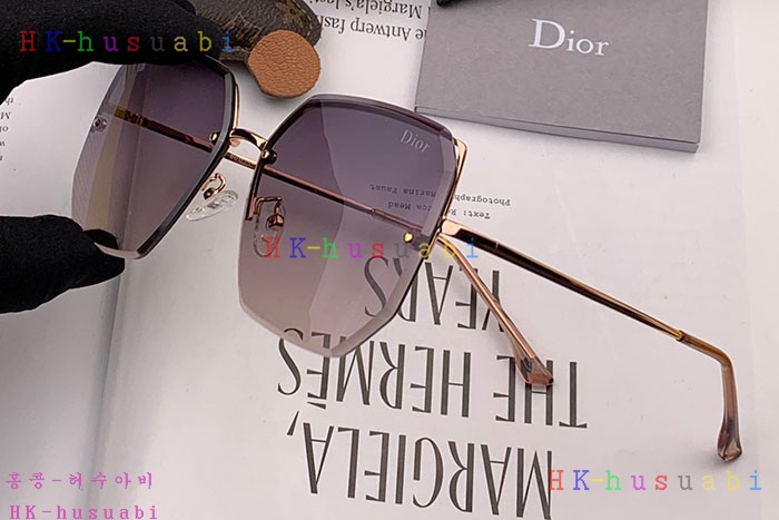 NEW 디올 선글라스 신상 DR 582225