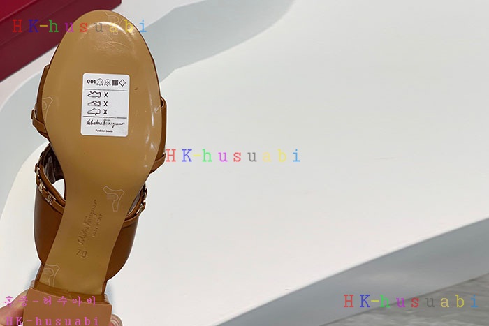NEW 페라가모 샌들 신상 F 5827010