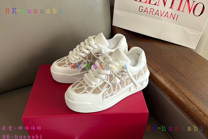 NEW 발렌티노 스니커즈 신상 V 704113
