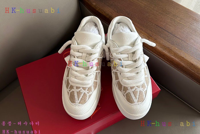 NEW 발렌티노 스니커즈 신상 V 704113