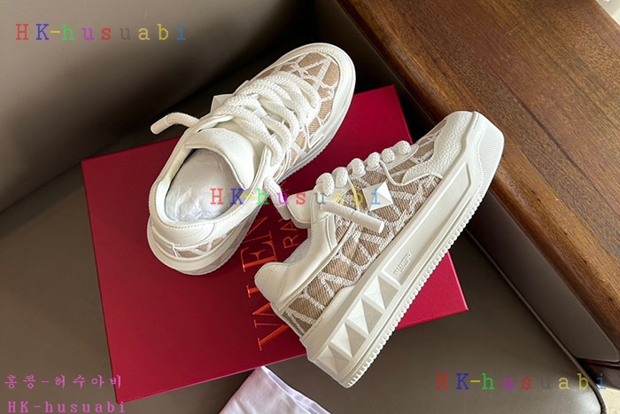 NEW 발렌티노 스니커즈 신상 V 704113