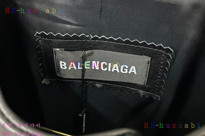 NEW 발렌시아가 리얼가죽 자켓 신상 B 689909