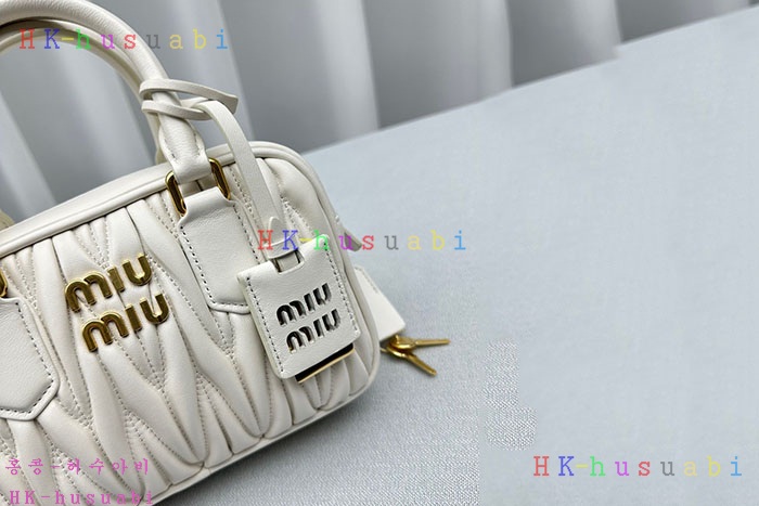 ★미러급★미우미우 마테라쎄 나파 가죽 탑 핸들 백 5BB123-2