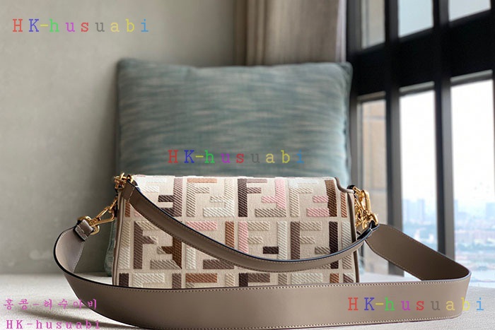 ★미러급★펜디 바게트 백 8BR600