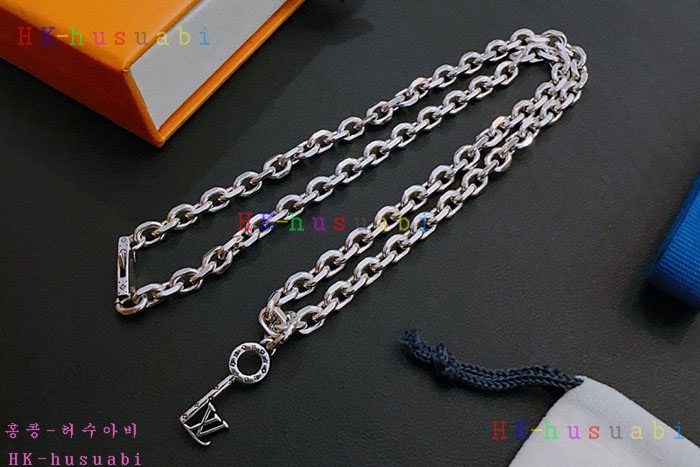 NEW 루이비통 목걸이 신상 LV 258445