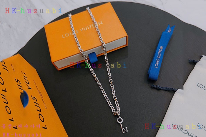 NEW 루이비통 목걸이 신상 LV 258445