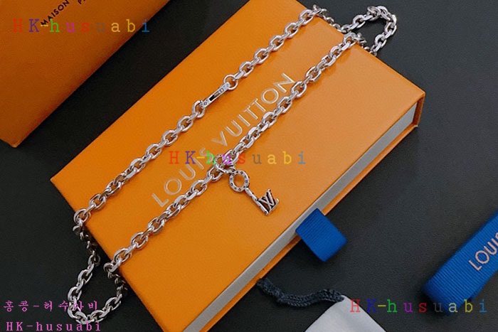 NEW 루이비통 목걸이 신상 LV 258445