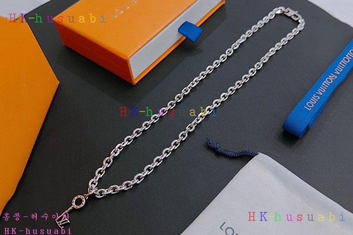 NEW 루이비통 목걸이 신상 LV 258445