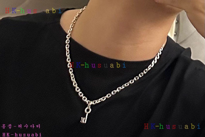 NEW 루이비통 목걸이 신상 LV 258445