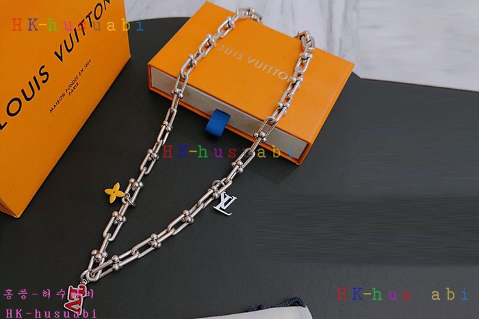 NEW 루이비통 목걸이 신상 LV 258450