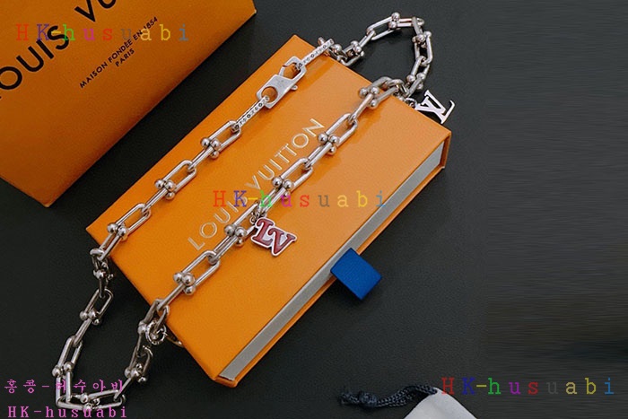 NEW 루이비통 목걸이 신상 LV 258450