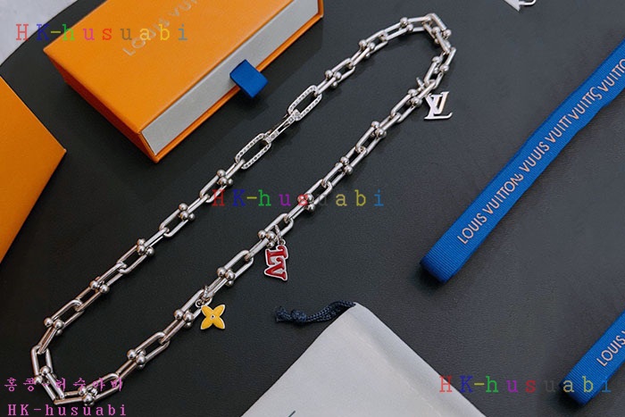 NEW 루이비통 목걸이 신상 LV 258450