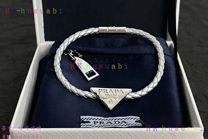 NEW 프라다 팔찌 신상 P 252400