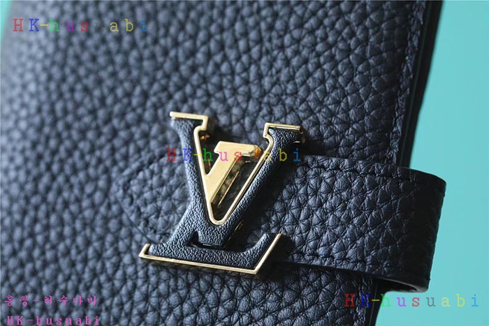 ★미러급★루이비통 LV 버티컬 컴팩트 월렛  M81561