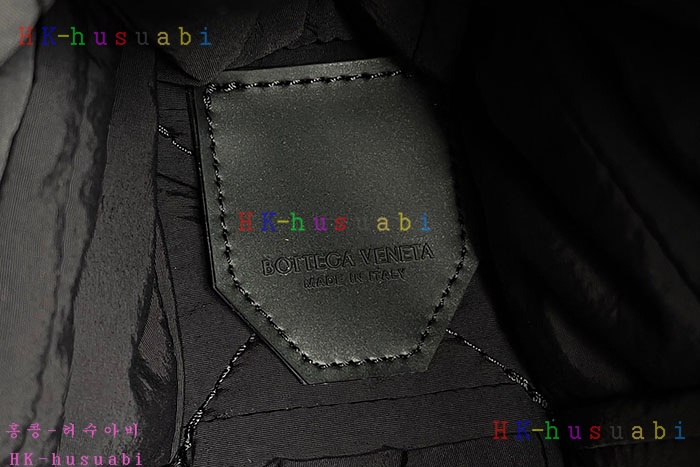 ★미러급★보테가베네타 맥시 패디드 테크 카세트 690133 70529-2