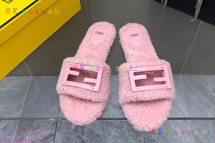 NEW 펜디 슬리퍼 신상 FD 558284
