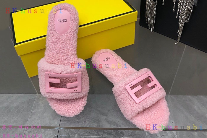 NEW 펜디 슬리퍼 신상 FD 558284
