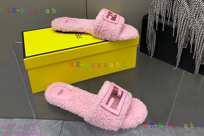 NEW 펜디 슬리퍼 신상 FD 558284