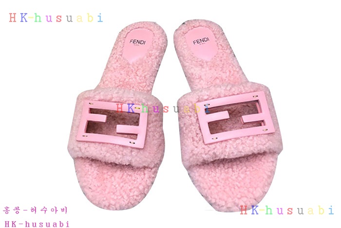 NEW 펜디 슬리퍼 신상 FD 558284