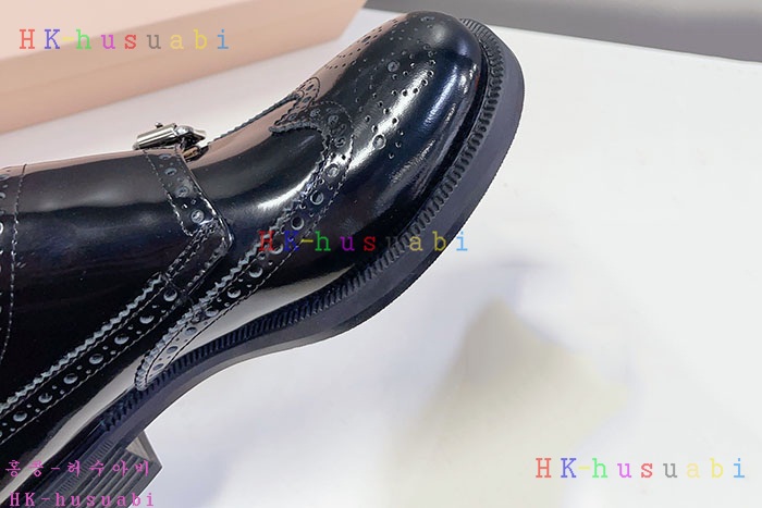 NEW 미우미우 신발 신상 M 66903