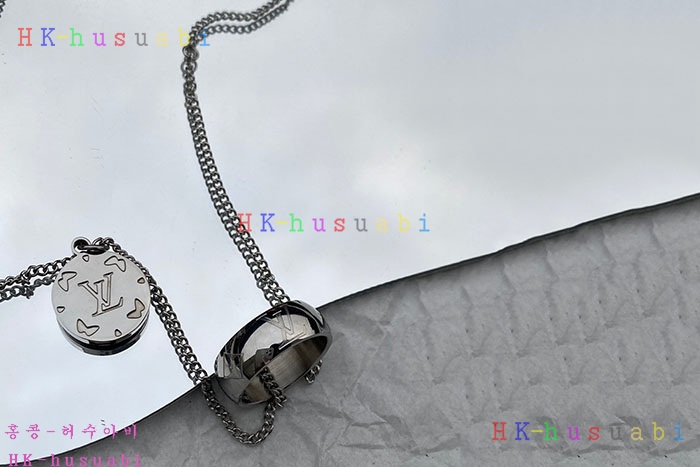 NEW 루이비통 목걸이 신상 LV 925010