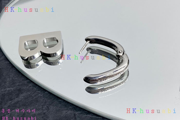 NEW 발렌시아가 귀걸이 신상 B 992506