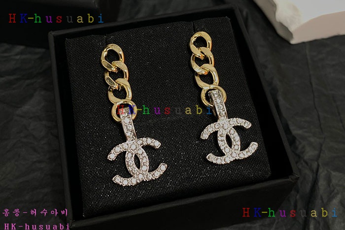 NEW 샤넬 귀걸이 신상 C 8250111
