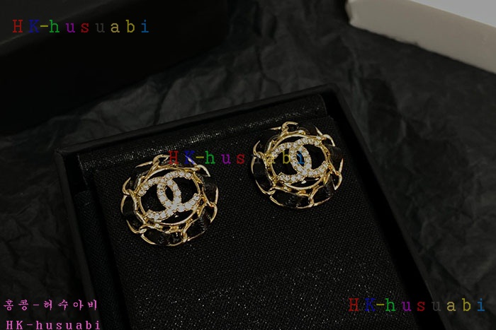 NEW 샤넬 귀걸이 신상 C 8250100