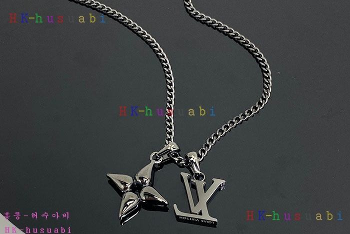 NEW 루이비통 목걸이 신상 LV 104530