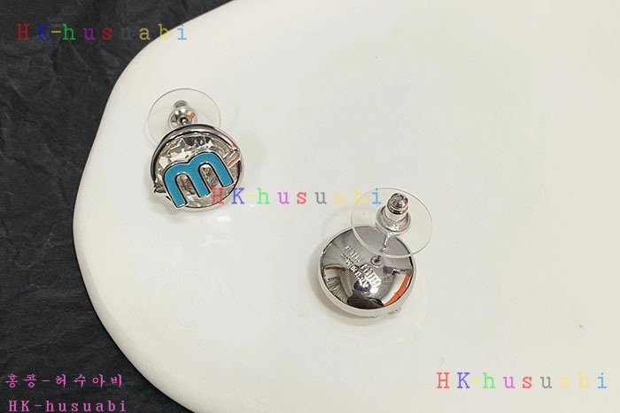 NEW 미우미우 귀걸이 신상 MU 8557003
