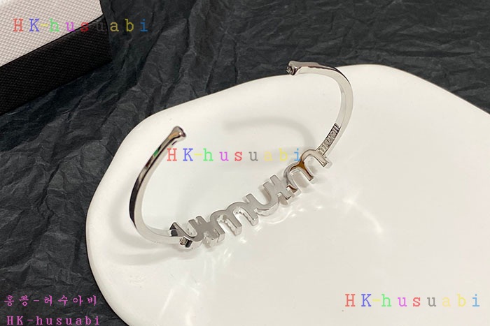 NEW 미우미우 팔찌 신상 MU 8557012