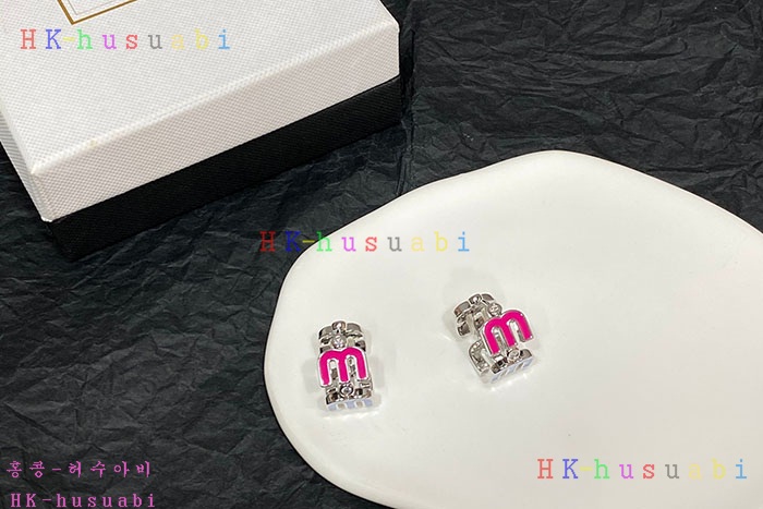 NEW 미우미우 귀걸이 신상 MU 8557033
