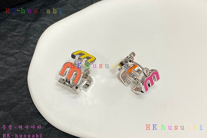 NEW 미우미우 귀걸이 신상 MU 8557033